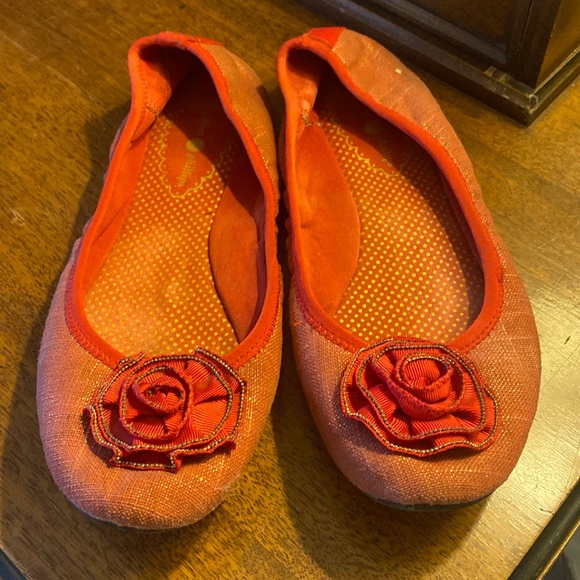 Lindsay Phillips flats with bow - Picture 1 of 5